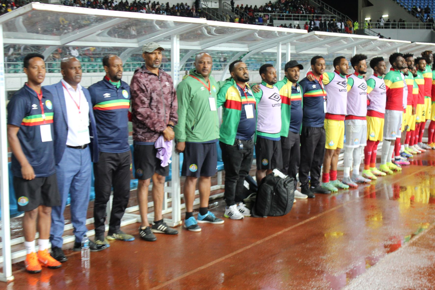 Ethiopian Coach, Wubetu (second from left) steered his team to victory pic by Tione Andsen (Mana)