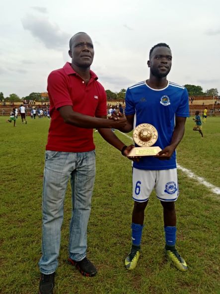Paul Master (right) receives his MOM award pic by Edwin Mbewe