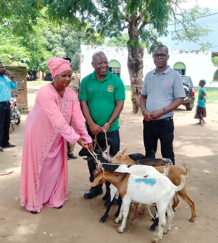 Marist Brothers roll out goat pass-on programme in Salima