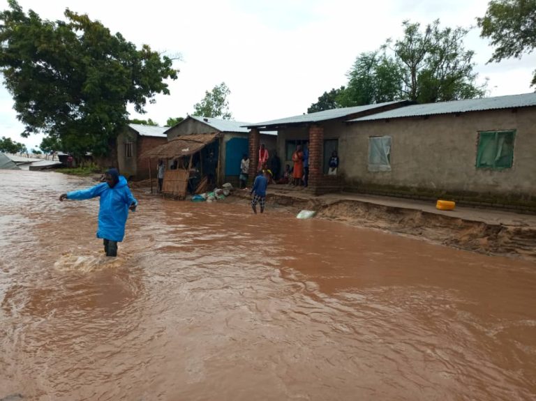Flash floods claims life in Nkhotakota
